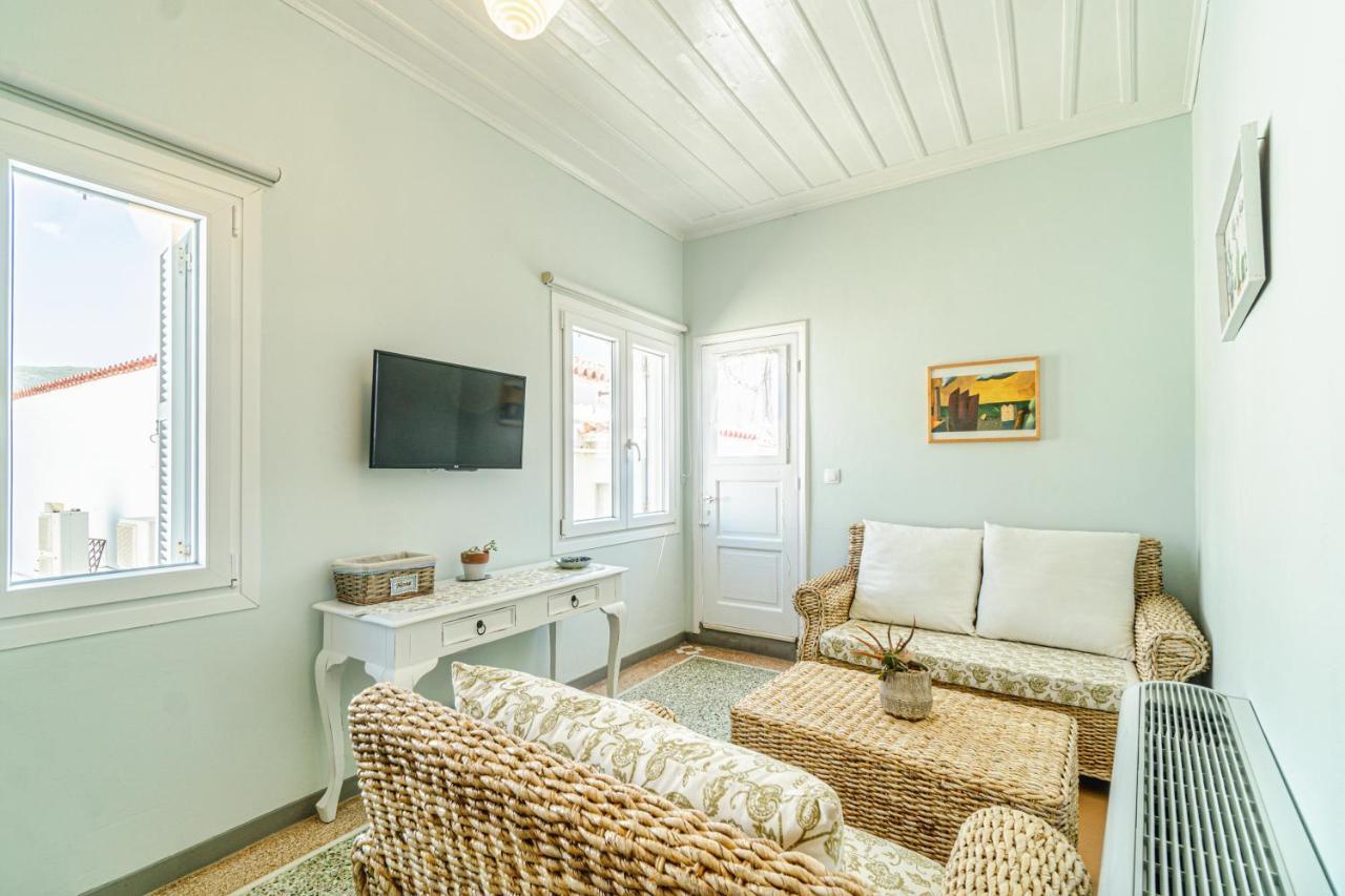 Castel Abaso Boutique Apartments By Explore Andros Екстер'єр фото
