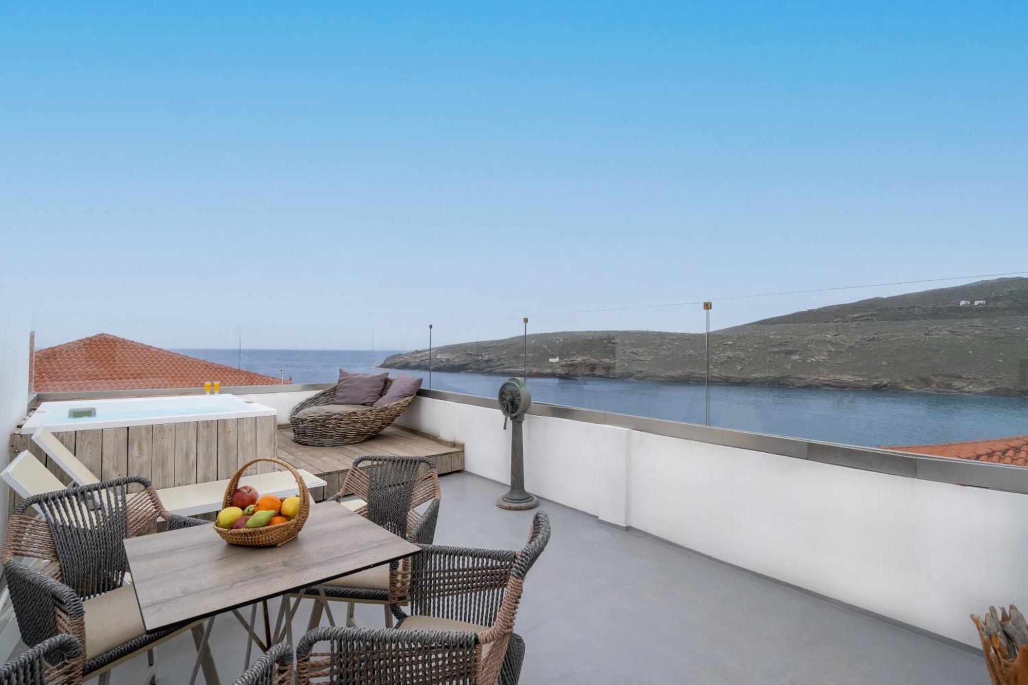 Castel Abaso Boutique Apartments By Explore Andros Екстер'єр фото