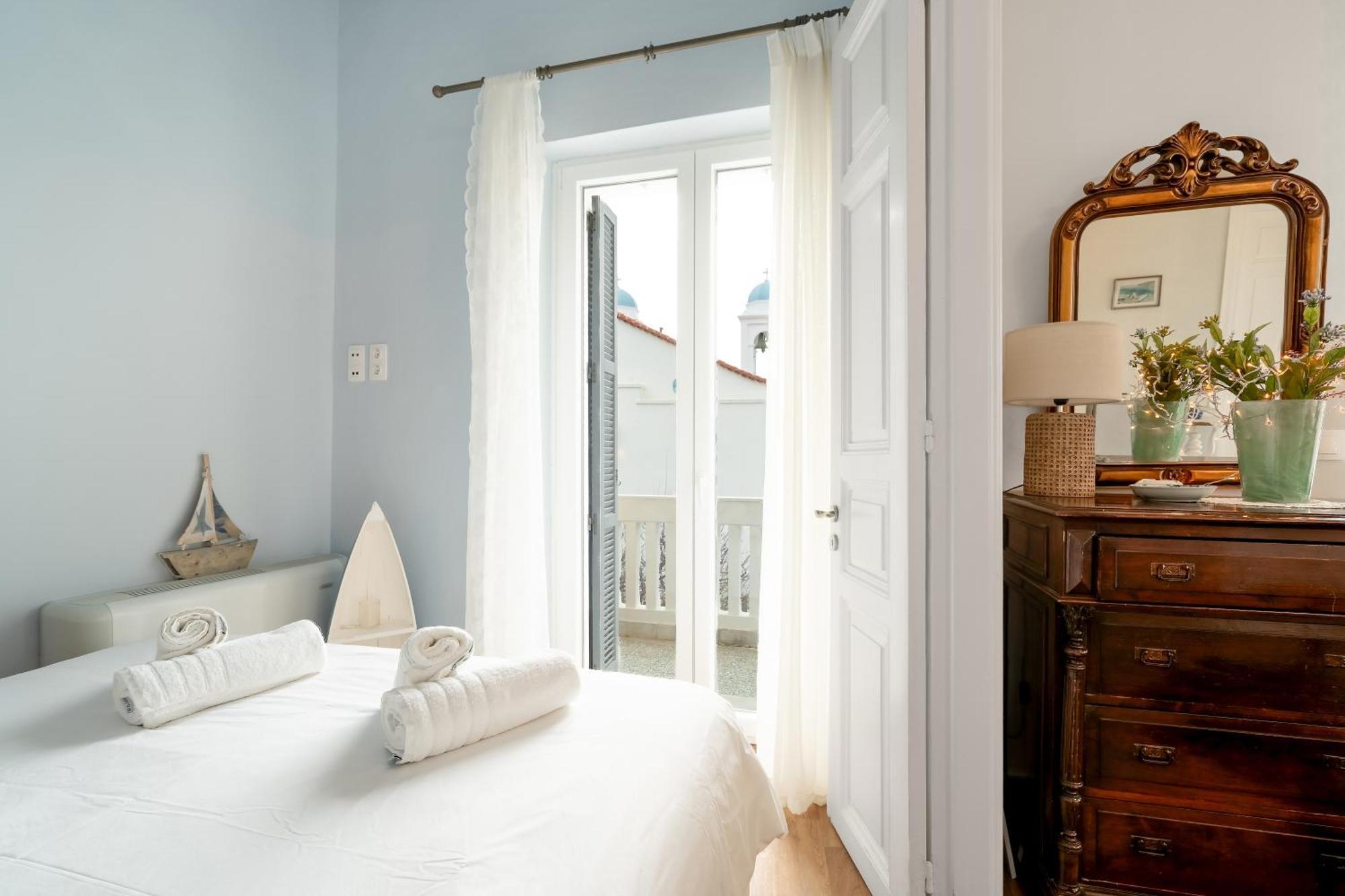 Castel Abaso Boutique Apartments By Explore Andros Екстер'єр фото