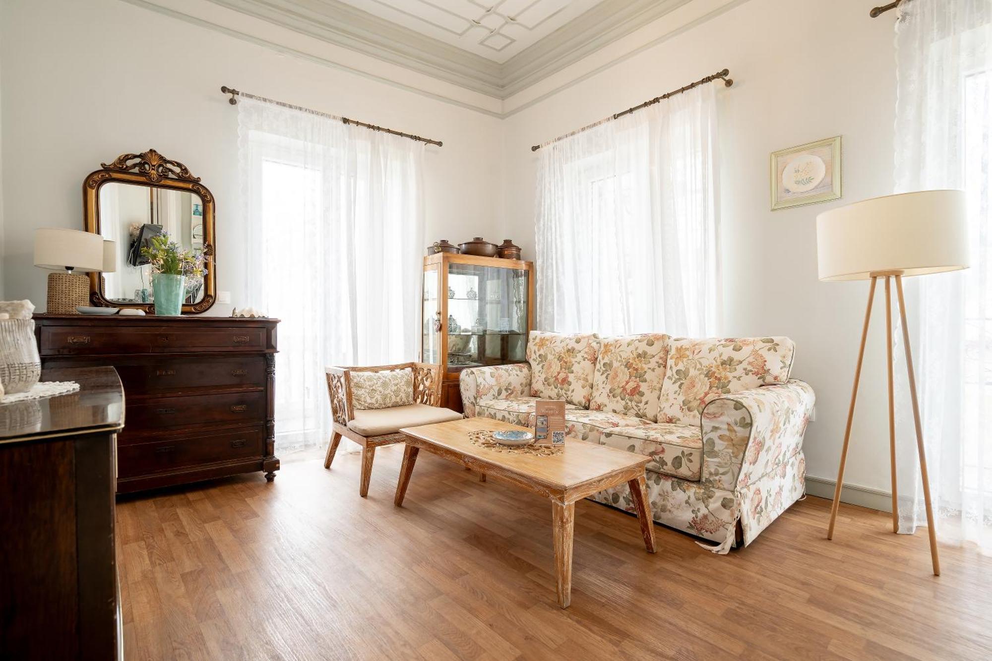 Castel Abaso Boutique Apartments By Explore Andros Екстер'єр фото